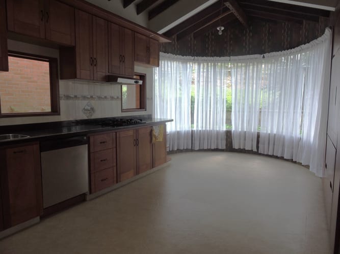 Casa de 4 alcobas en arriendo en El Abra, Cota, 318 m² · foto 7 de 17
