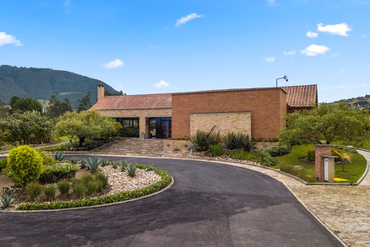 Lote en venta en Valle Alto, La Calera, 2267 m² · foto 4 de 7