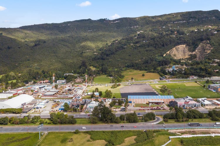 Lote en venta en Fusca, Chía, 1769 m² · foto 3 de 24