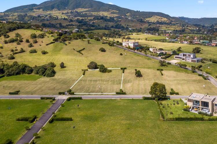 Lote en venta en Valle Alto, La Calera, 2674 m² · foto 2 de 20