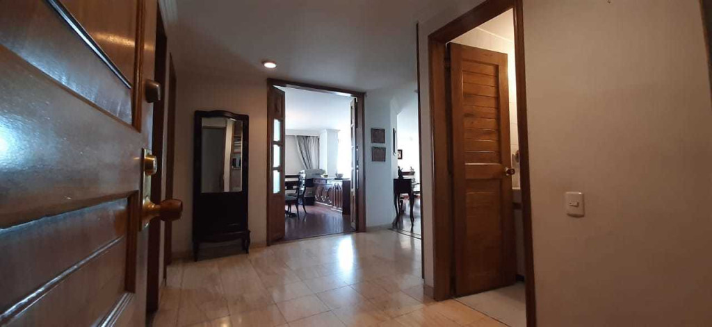 Apartamento en venta en Chico Norte, Bogotá · foto 2 de 24