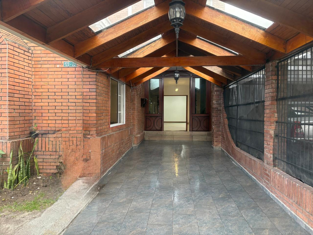 Casa en venta en Alhambra, Bogotá · foto 2 de 24