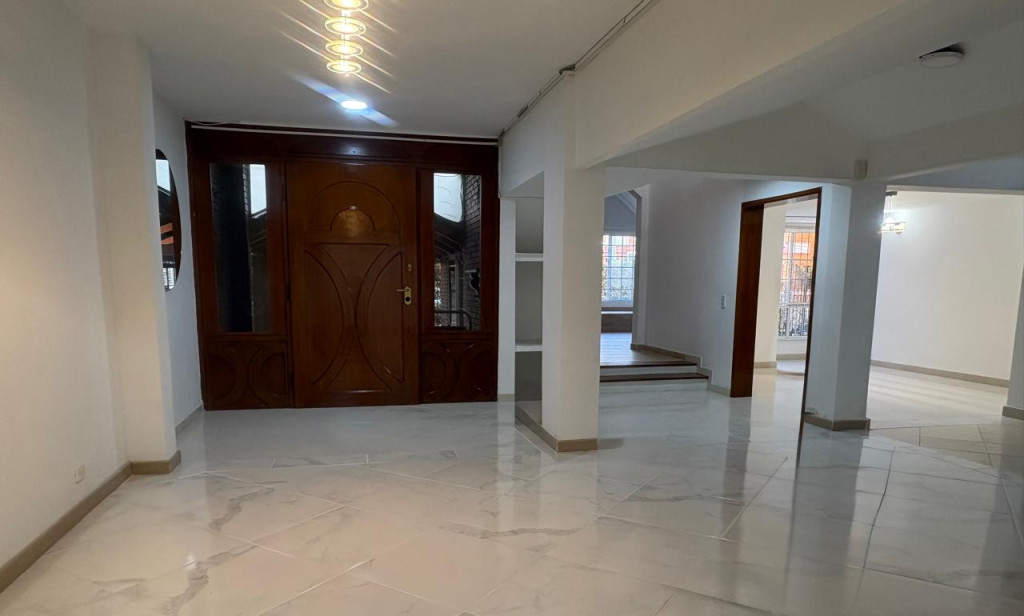 Casa en venta en Alhambra, Bogotá · foto 3 de 24