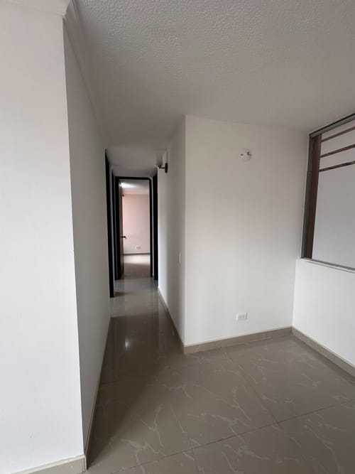Apartamento de 3 alcobas en arriendo en San Francisco, Madrid, 61 m² · foto 4 de 17