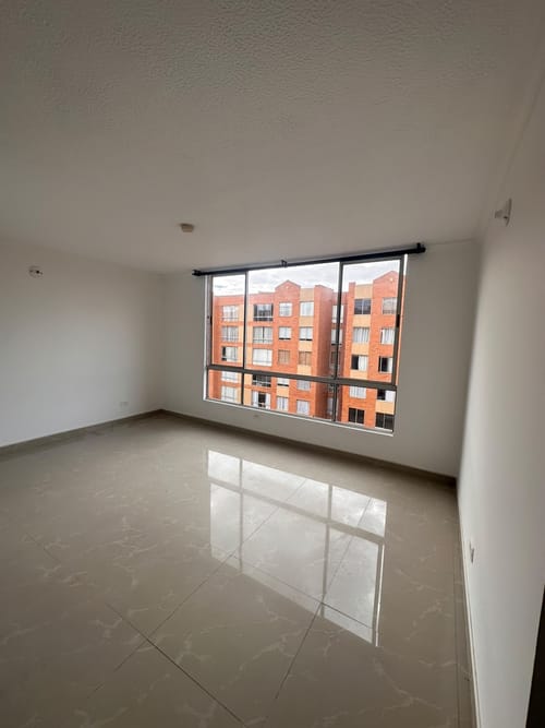 Apartamento de 3 alcobas en arriendo en San Francisco, Madrid, 61 m² · foto 3 de 17
