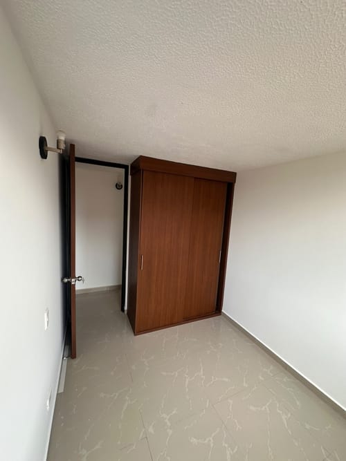 Apartamento de 3 alcobas en arriendo en San Francisco, Madrid, 61 m² · foto 10 de 17