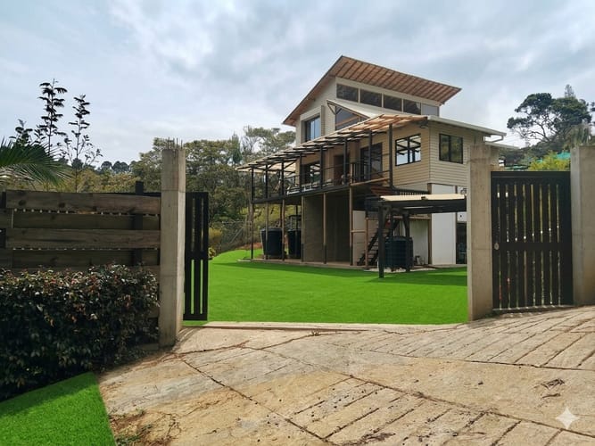 Casa de 2 alcobas en arriendo en La Charanga, Guarne, 210 m² · foto 2 de 13