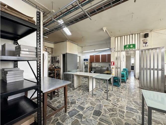 Bodega en venta en Centro Administrativo, Medellín, 281 m² · foto 2 de 9
