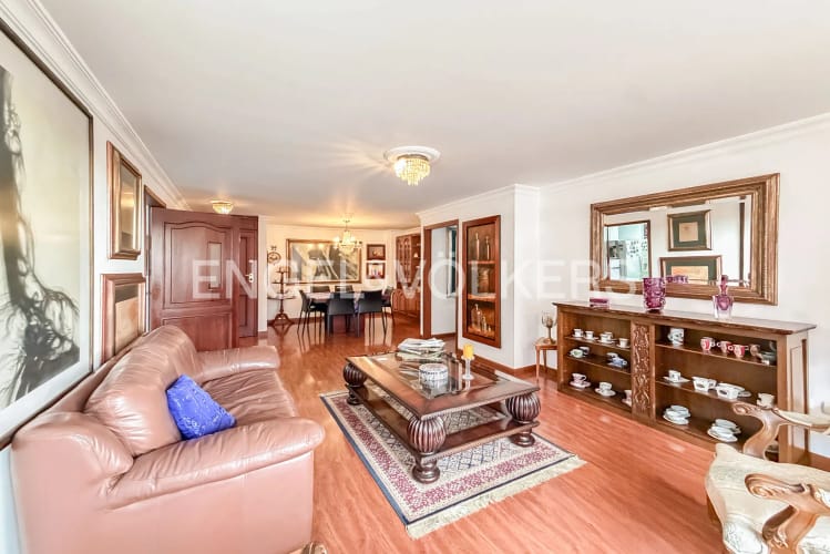 Apartamento de 3 alcobas en venta en Colina Campestre, Bogotá, 121 m² · foto 3 de 16