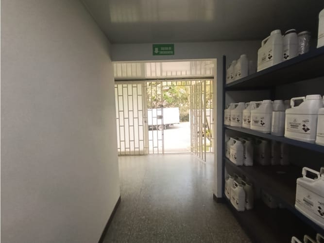 Local en venta en Prados De Sabaneta, Sabaneta, 128 m² · foto 2 de 7