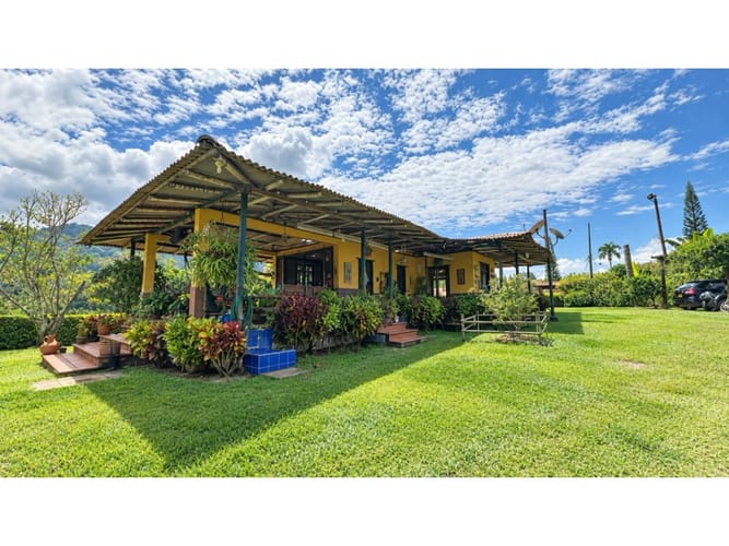 Finca en venta en Combia, Pereira, 277 m² · foto 2 de 24
