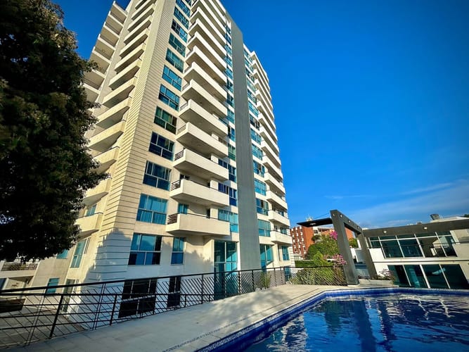 Apartamento de 5 alcobas en venta en Bavaria, Santa Marta, 182 m² · foto 3 de 23