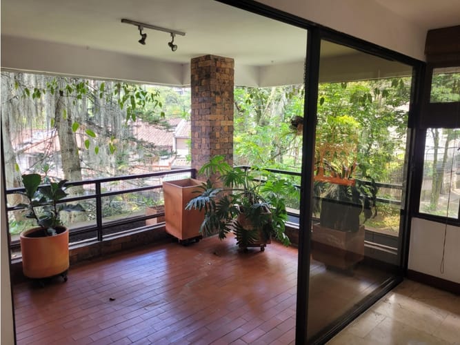 Apartamento de 3 alcobas en venta en Las Lomas, Medellín, 174 m² · foto 2 de 17