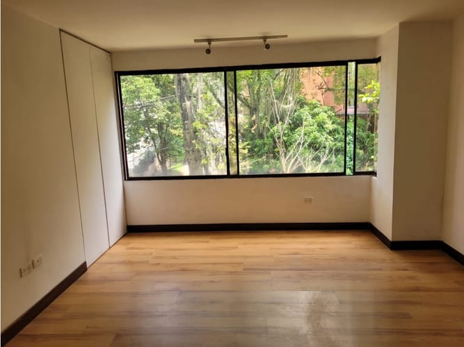 Apartamento de 3 alcobas en venta en Las Lomas, Medellín, 174 m² · foto 8 de 17