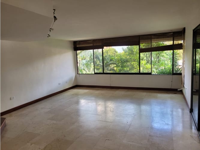 Apartamento de 3 alcobas en venta en Las Lomas, Medellín, 174 m² · foto 9 de 17