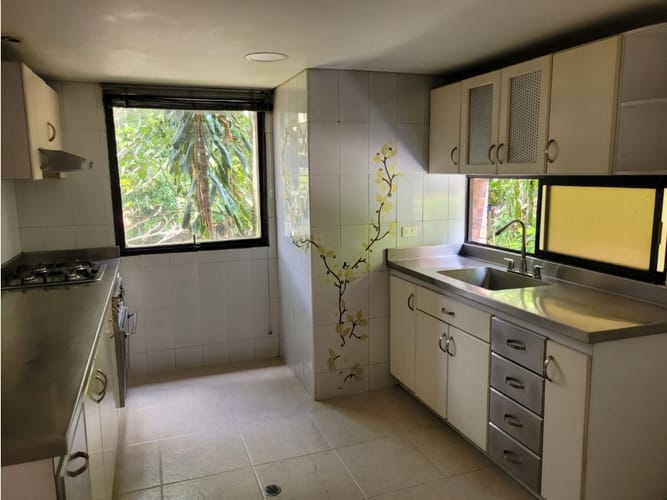 Apartamento de 3 alcobas en venta en Las Lomas, Medellín, 174 m² · foto 14 de 17
