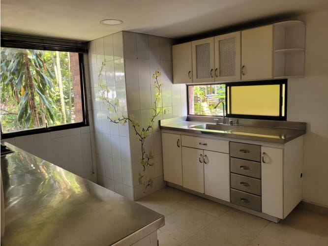 Apartamento de 3 alcobas en venta en Las Lomas, Medellín, 174 m² · foto 15 de 17