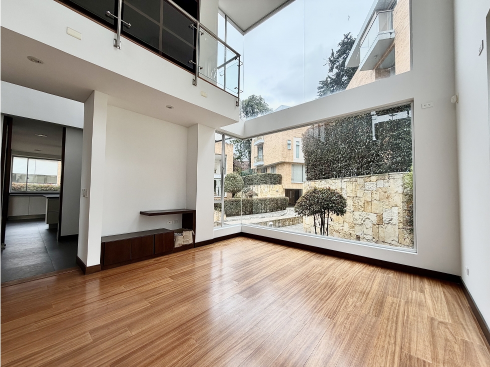 Casa en venta en Cerros De Suba, Bogotá · foto 3 de 24