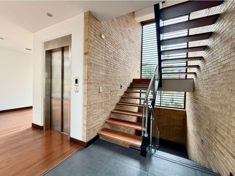 Casa en venta en Cerros De Suba, Bogotá · foto 8 de 24