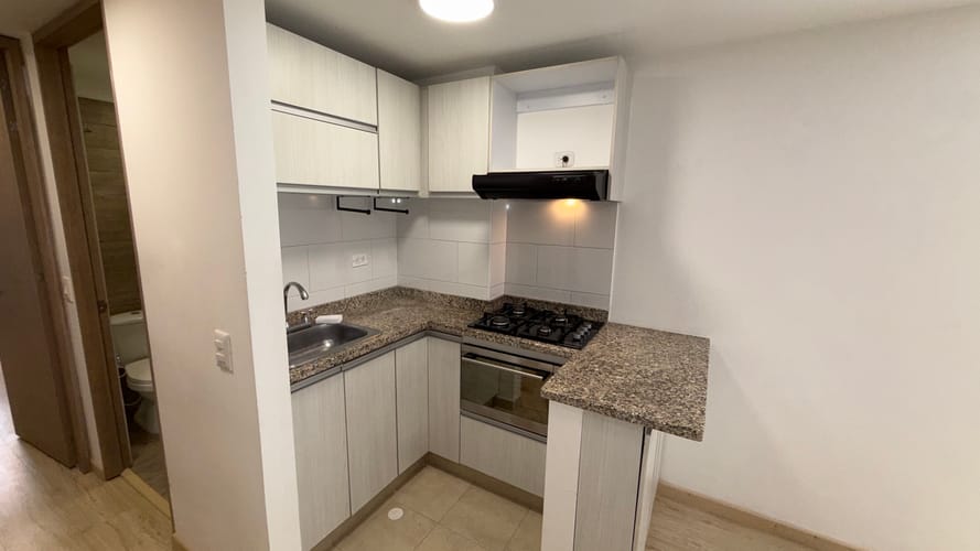 Apartaestudio en venta en Cedritos, Bogotá, 33 m² · foto 2 de 9