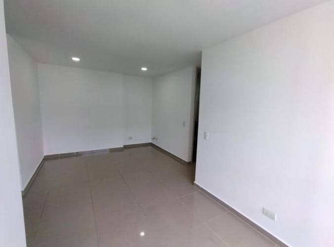 Apartamento de 3 alcobas en venta en Entreamigos, Sabaneta, 65 m² · foto 4 de 9