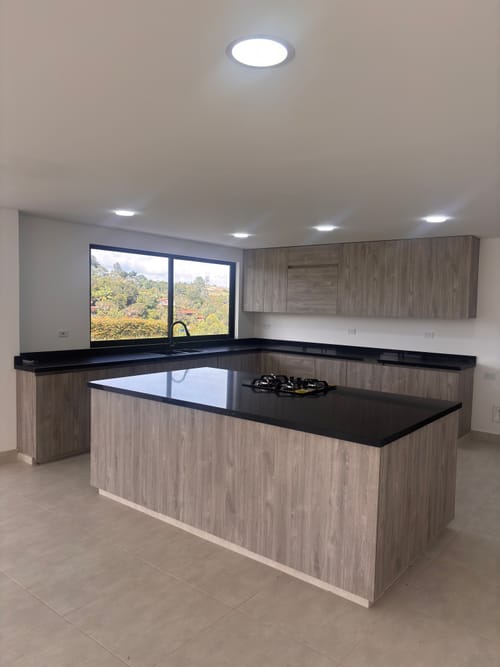 Casa de 4 alcobas en venta en El Carmen De Viboral, El Carmen de Viboral, 400 m² · foto 2 de 16