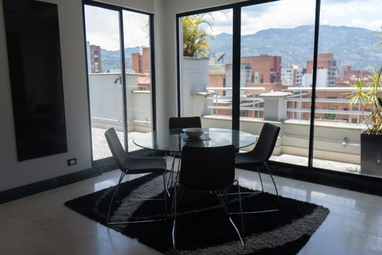 Apartamento de 8 alcobas en venta en Laureles, Medellín, 538 m² · foto 2 de 24