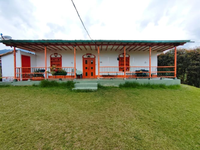 Finca en venta en Campo Alegre, El Carmen de Viboral, 3494 m² · foto 2 de 20