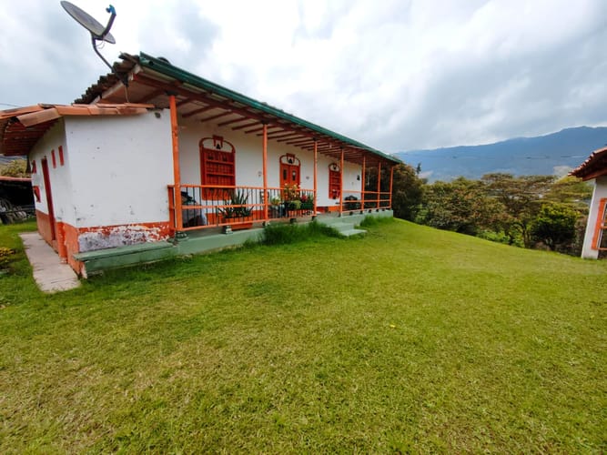 Finca en venta en Campo Alegre, El Carmen de Viboral, 3494 m² · foto 10 de 20