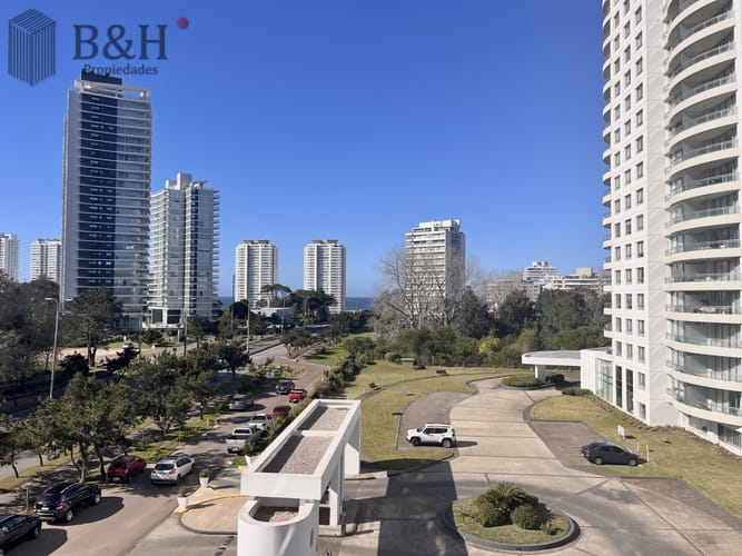 Apartamento alquiler anual Punta del este 3 dormitorios más dependencia Aidy grill · Foto 7