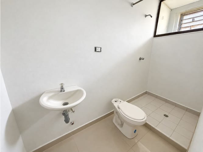 Oficina en arriendo en San Vicente, Cali, 200 m² · foto 9 de 10