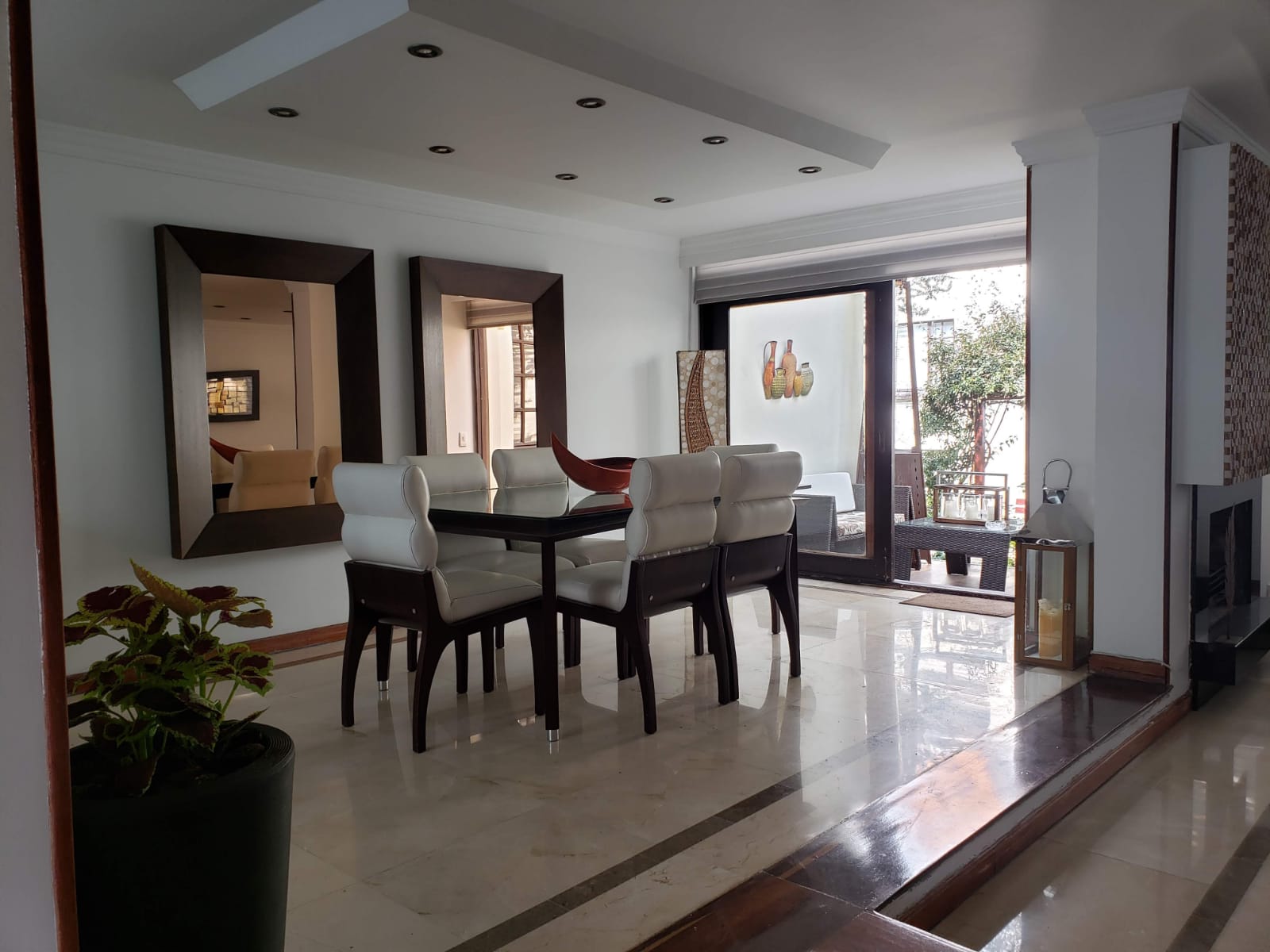 Casa en venta en Cerros De Suba, Bogotá · foto 2 de 9