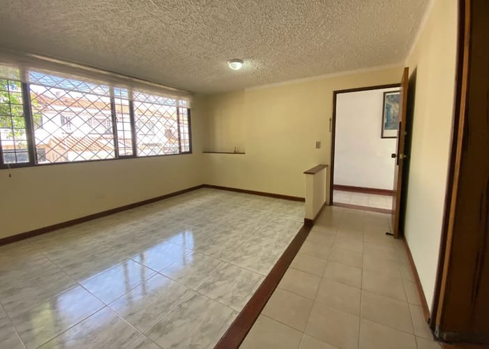 Casa de 7 alcobas en venta en Chicó Navarra, Bogotá, 250 m² · foto 4 de 9