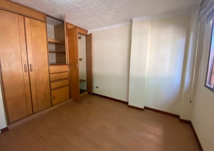 Casa de 7 alcobas en venta en Chicó Navarra, Bogotá, 250 m² · foto 7 de 9