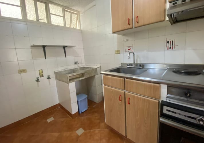 Casa de 7 alcobas en venta en Chicó Navarra, Bogotá, 250 m² · foto 8 de 9