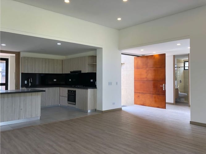 Casa de 3 alcobas en venta en Cota, 280 m² · foto 4 de 23