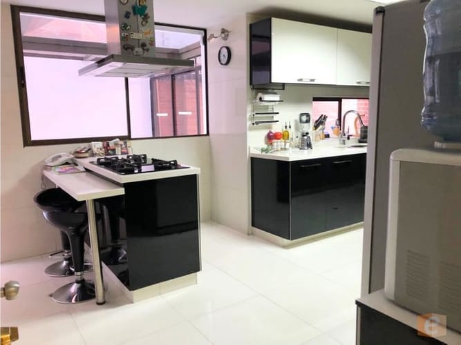 Apartamento en venta en La Carolina, Bogotá · foto 3 de 15