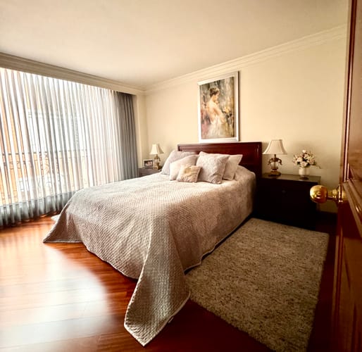 Apartamento de 4 alcobas en venta en Chicó Navarra, Bogotá, 330 m² · foto 7 de 15