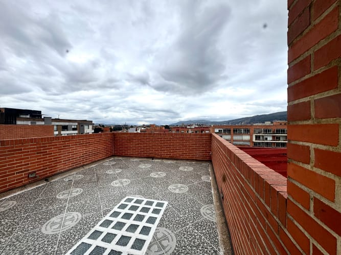 Apartamento de 4 alcobas en venta en Chicó Navarra, Bogotá, 330 m² · foto 11 de 15