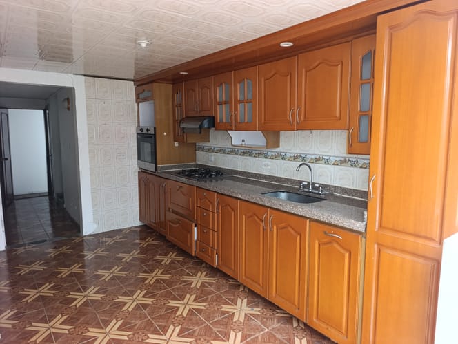 Casa de 3 alcobas en venta en Quinta Paredes, Bogotá, 230 m² · foto 4 de 16