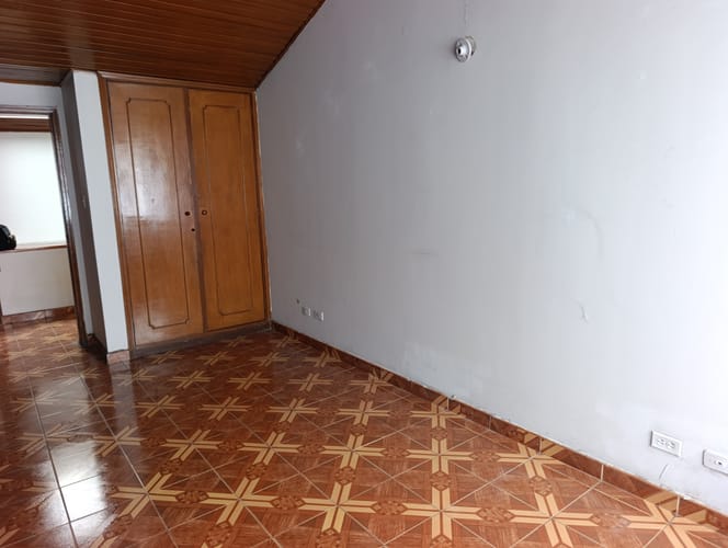 Casa de 3 alcobas en venta en Quinta Paredes, Bogotá, 230 m² · foto 11 de 16
