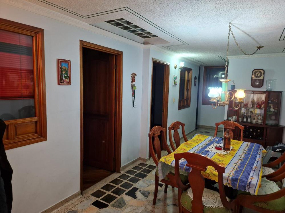 Casa en venta en Kennedy Central, Bogotá · foto 1 de 18