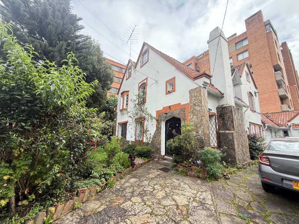 Casa en venta en Chapinero, Bogotá · foto 2 de 24