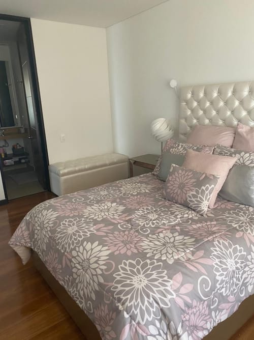 Apartamento de 3 alcobas en venta en Centro Internacional, Bogotá, 134 m² · foto 22 de 24