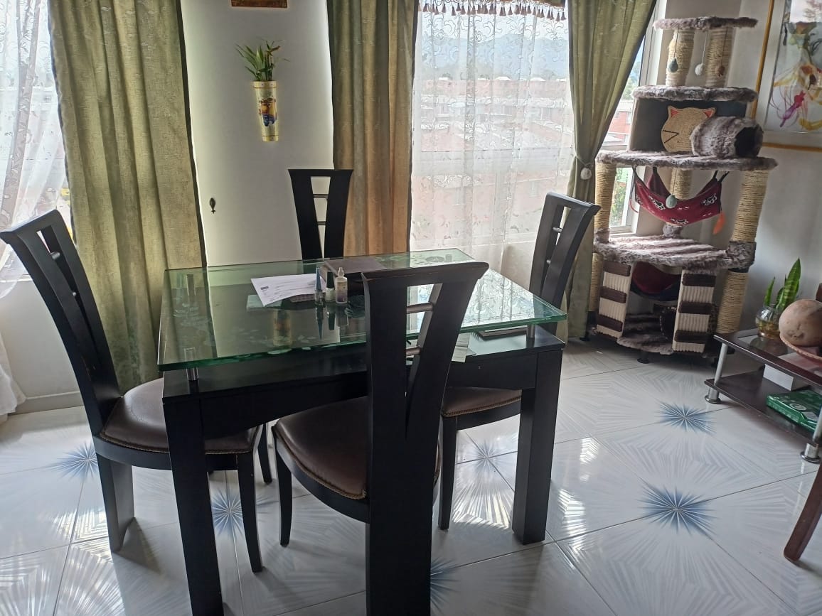 Casa en venta en Plaza Imperial Centro Comercial, Bogotá · foto 2 de 10