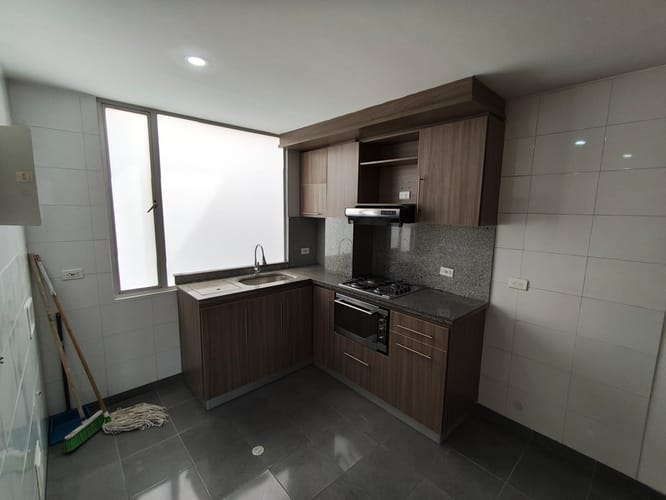 Apartamento de 4 alcobas en venta en Zona Centro, Madrid, 135 m² · foto 3 de 13