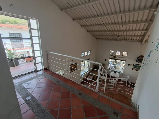 Casa de 5 alcobas en venta en Agua Blanca, Girardot, 288 m² · foto 7 de 9