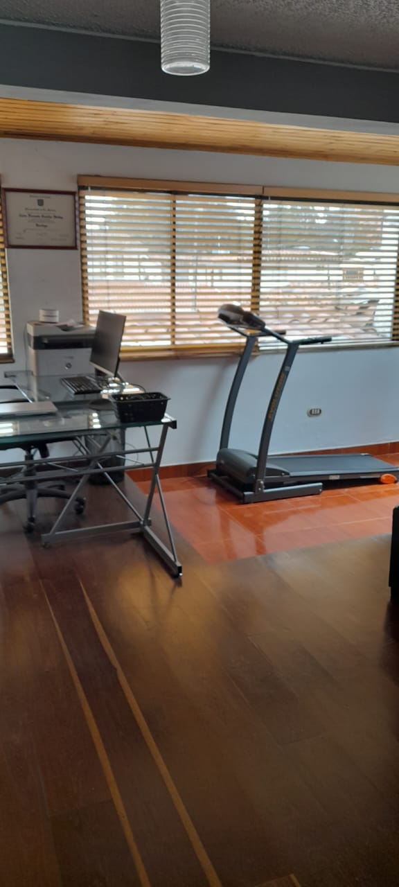 Casa en venta en Alhambra, Bogotá · foto 2 de 24