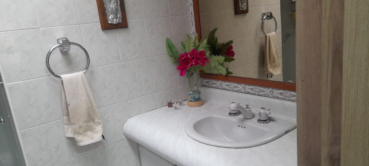 Casa en venta en Alhambra, Bogotá · foto 10 de 24