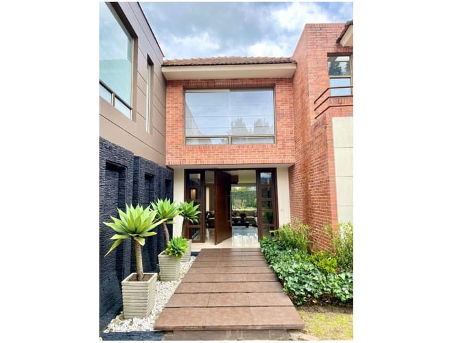 Casa de 5 alcobas en venta en Samaria, Chía, 554 m² · foto 2 de 24